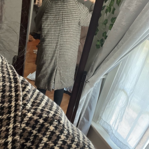 Brown coat - Picture 5 of 5